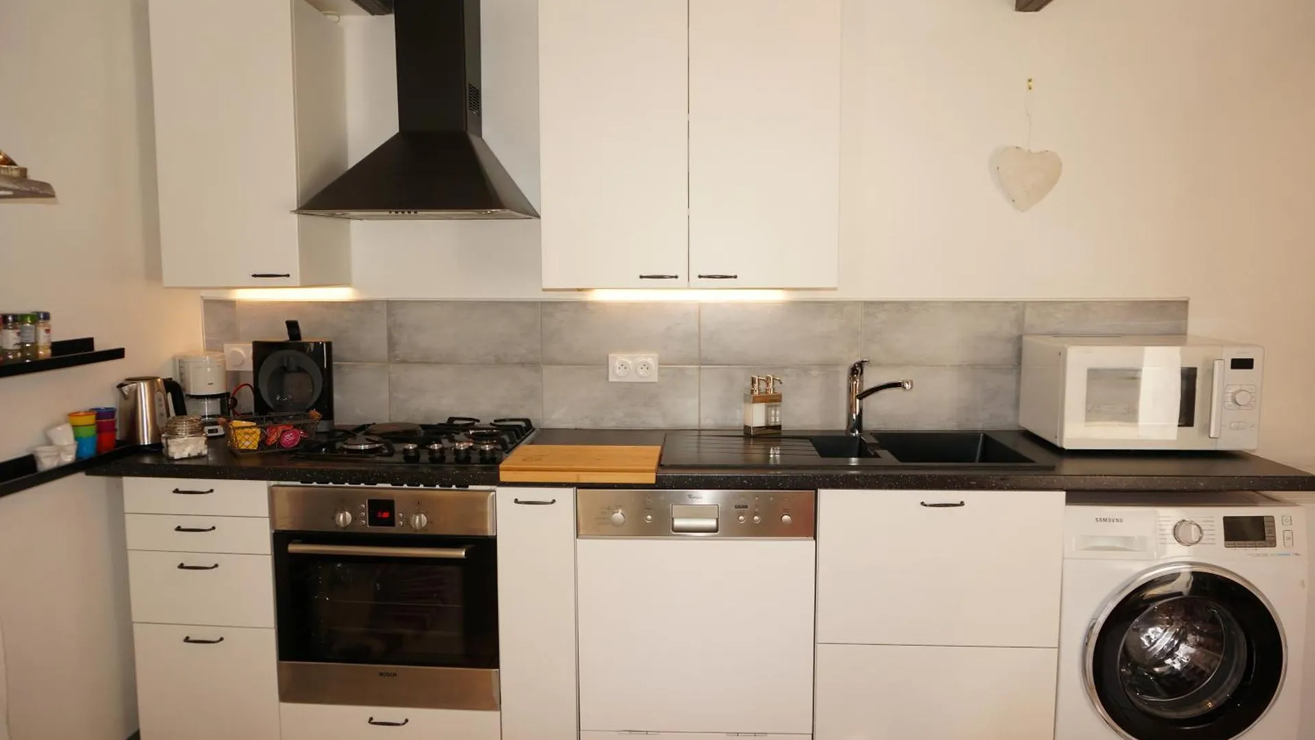 Ma Petite Maison Bretonne Guimiliau 0*,  France